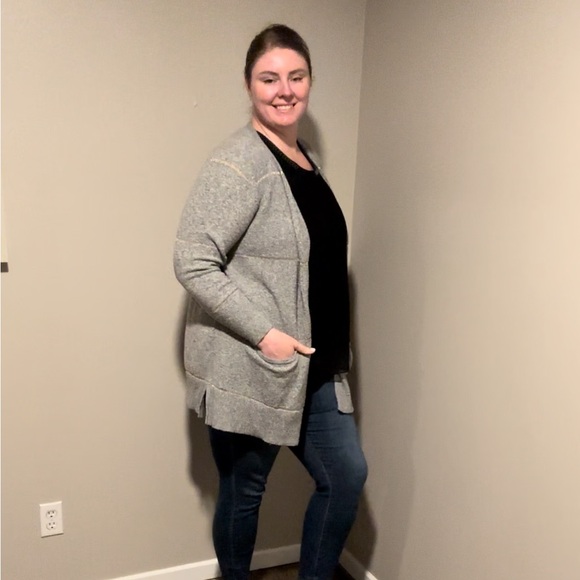 Beautiful gold detailed cardigan! - Picture 2 of 5